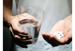 Łączenie suplementów z lekami – na co uważać?